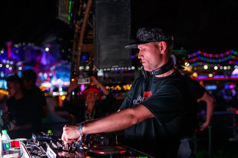 Kaskade Played Out a Ton of Unreleased Tracks this Past Weekend at EDC Las Vegas